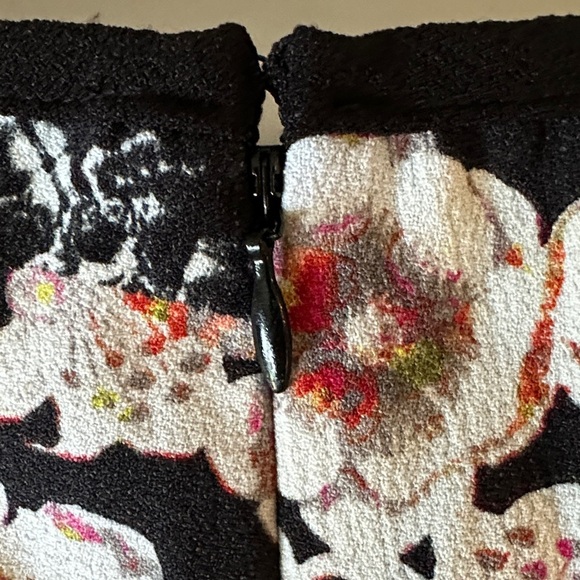 MINKPINK Black Floral High Waist Shorts - Picture 6 of 6